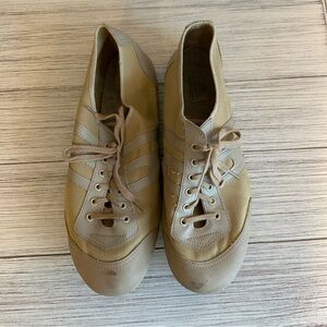 Dance sneaker / shoes/ tan / nude
